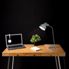 Lámpara de mesa nórdica "KUKKA"