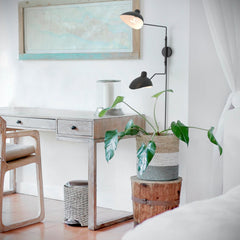 Aplique de pared de diseño "Louise" con interruptor y enchufe - 2xE27
