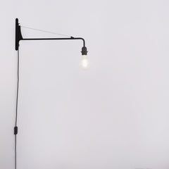 Aplique de pared orientable con cable y enchufe "Pitt"