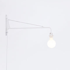 Aplique de pared orientable con cable y enchufe "Pitt"
