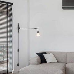 Aplique de pared orientable con cable y enchufe "Pitt"