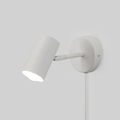 Aplique de pared interior orientable "Ben" con cable y enchufe - E27