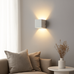 Aplique de pared LED "KUUTIO" 6W 529 lumens