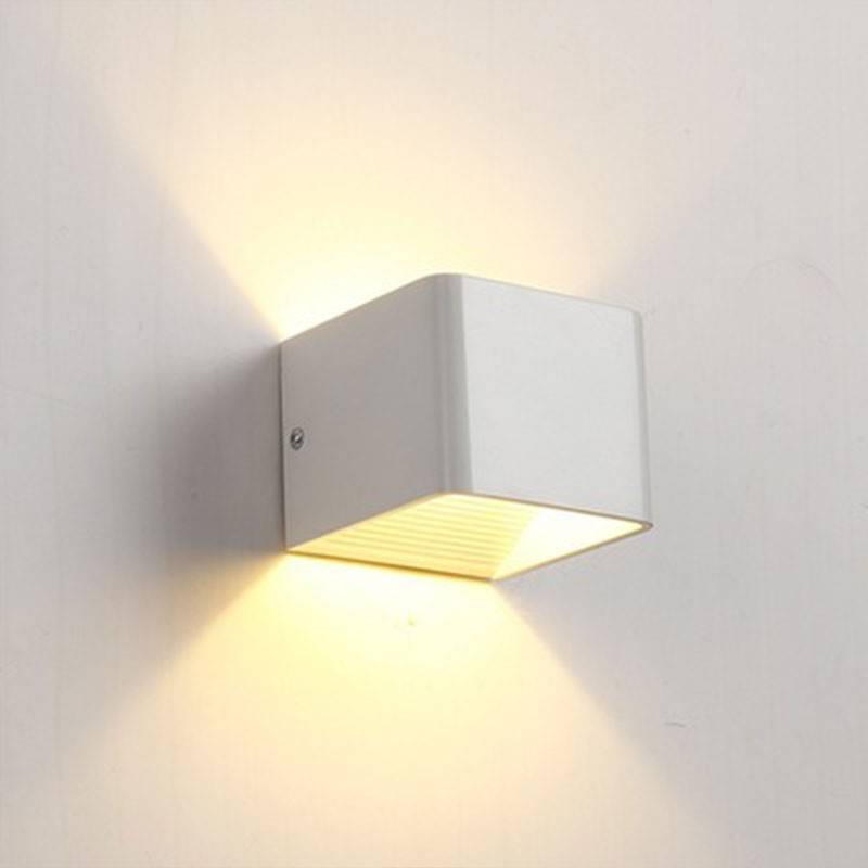 Aplique de pared LED "KUUTIO" 6W 529 lumens
