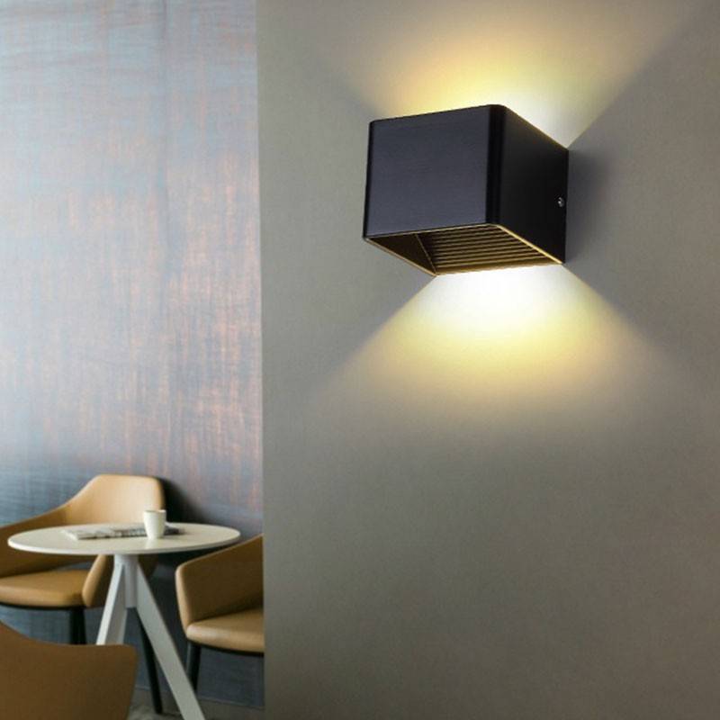 Aplique de pared LED "KUUTIO" 6W 529 lumens