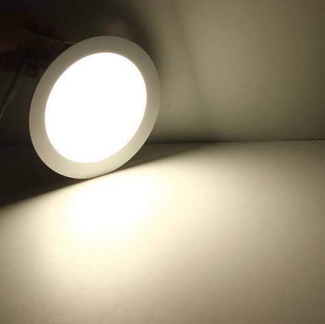 Downlight LED circular empotrable 6W - Corte Ø 110 mm - 5 años de garantía