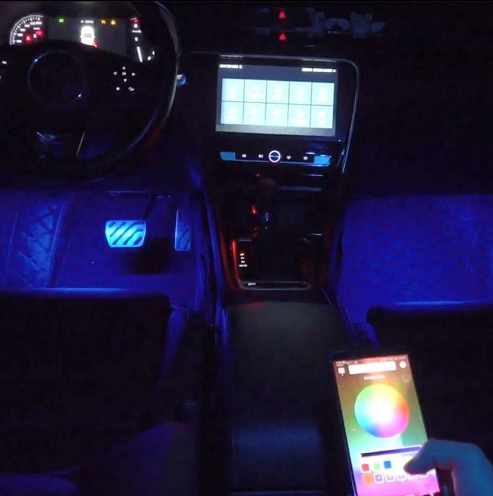 Kit para automóvil LED RGB 12V - Control desde el móvil por bluetooth / WIFI