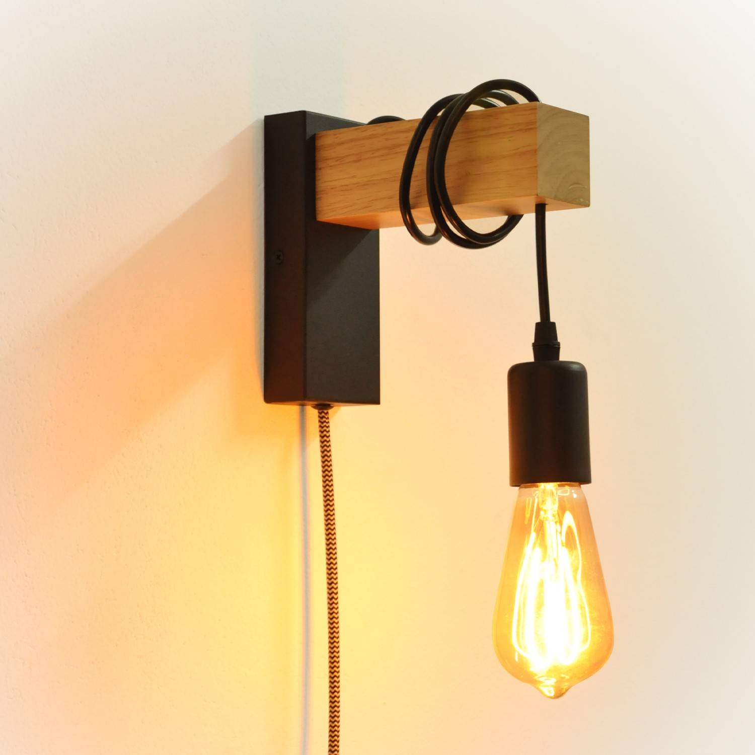 Apliques de pared madera "RUDER" - Con interruptor y enchufe - E27
