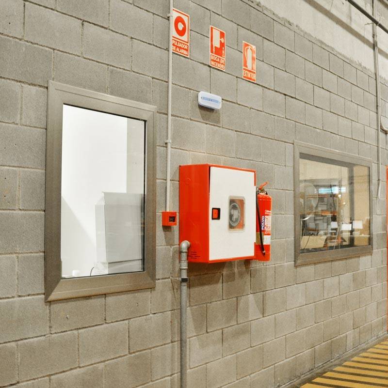 KIT Luz de emergencia LED 3W + Caja estanca - 3h de autonomía - IP65