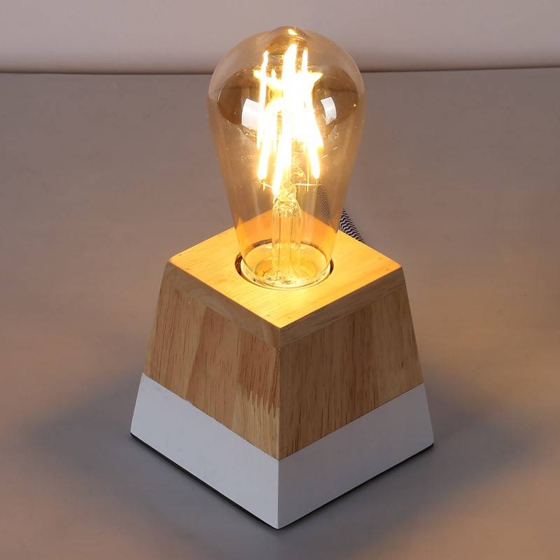 Lámpara de mesa de madera "LAKA"