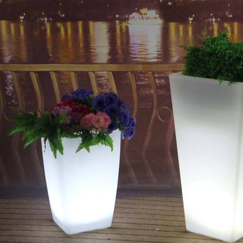 Macetero LED RGBW recargable 12W - Resina blanca - IP65 - 40x40x55cm