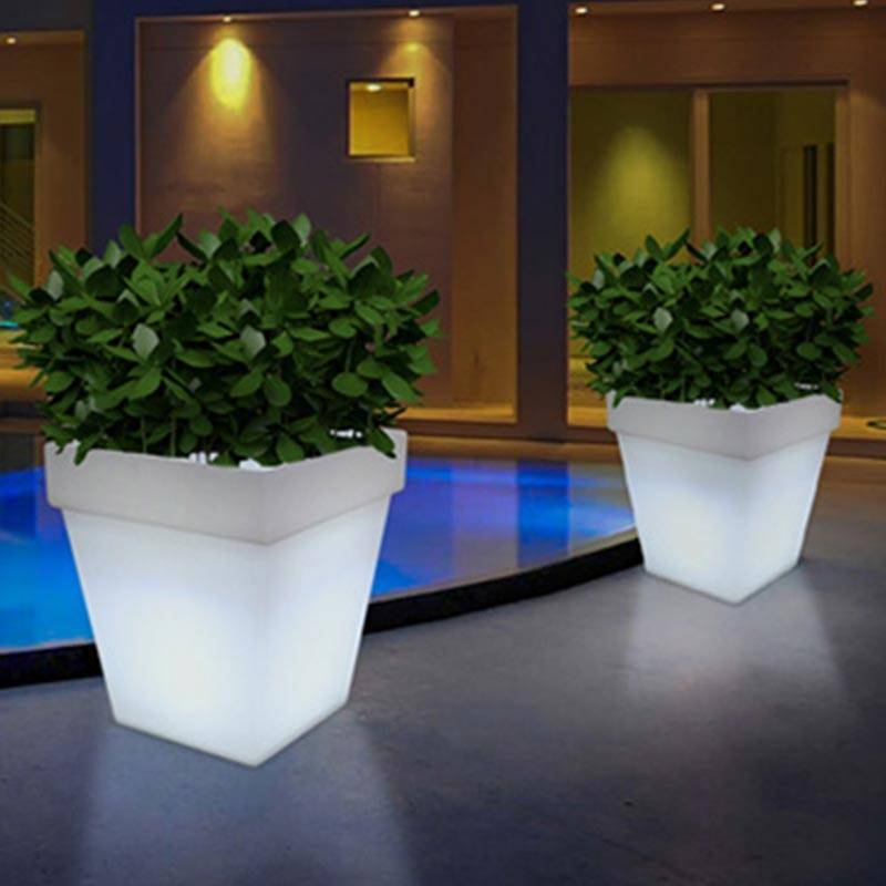 Macetero LED RGBW recargable 12W - Resina blanca - IP65 - 40x40x55cm