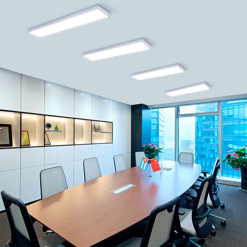 Panel LED slim de superficie 120X30 cm - Driver Philips - 44W - UGR19 - Con KIT de montaje