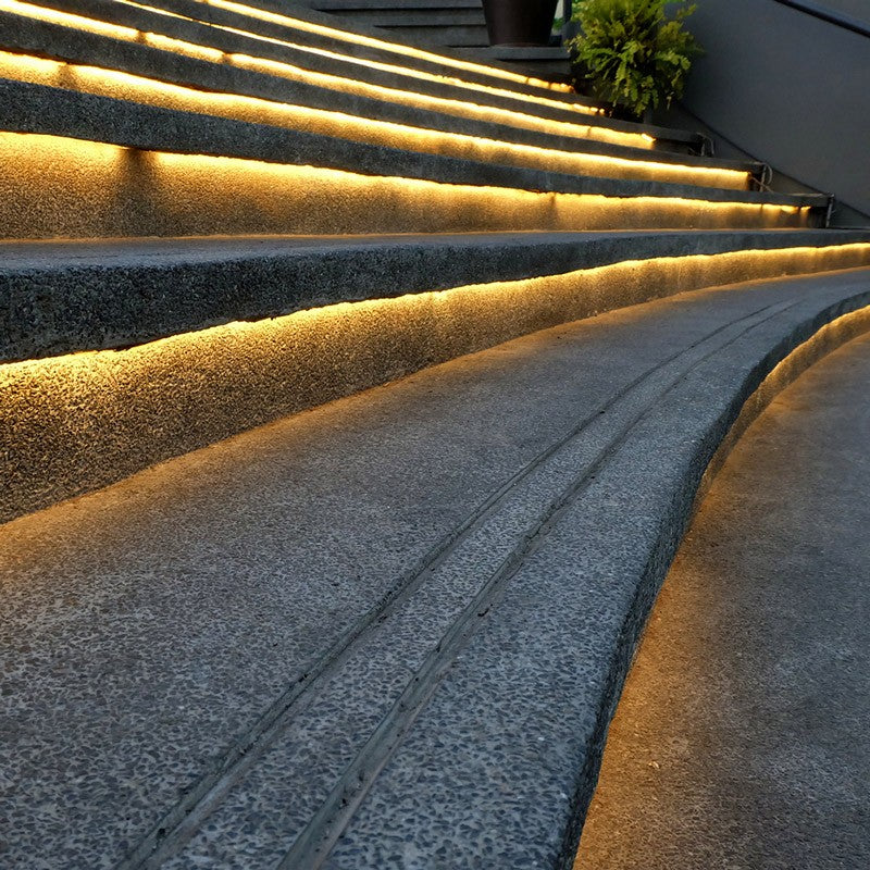 Tira LED 220V - 300W (2400xSMD2835) - 12mm - Apta exterior: IP67 - Rollo 20 metros