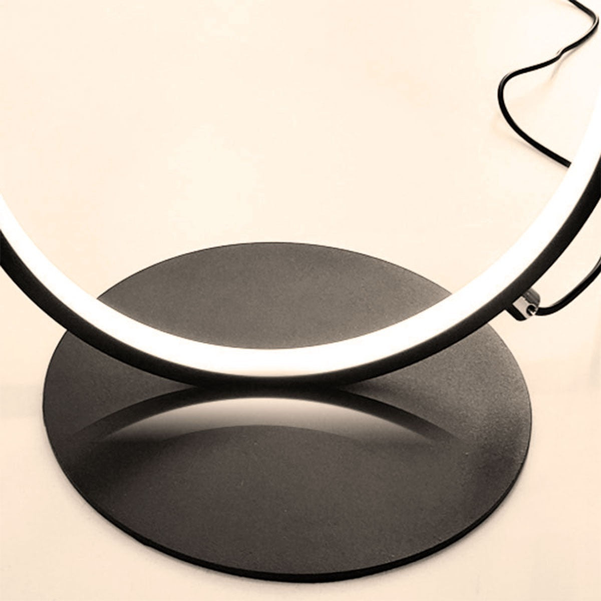 Lámpara de pie LED de aluminio "NATALIE" - 30W - Luz cálida