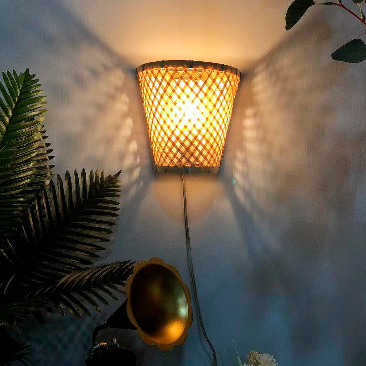 Aplique de pared de mimbre con enchufe "PANI"