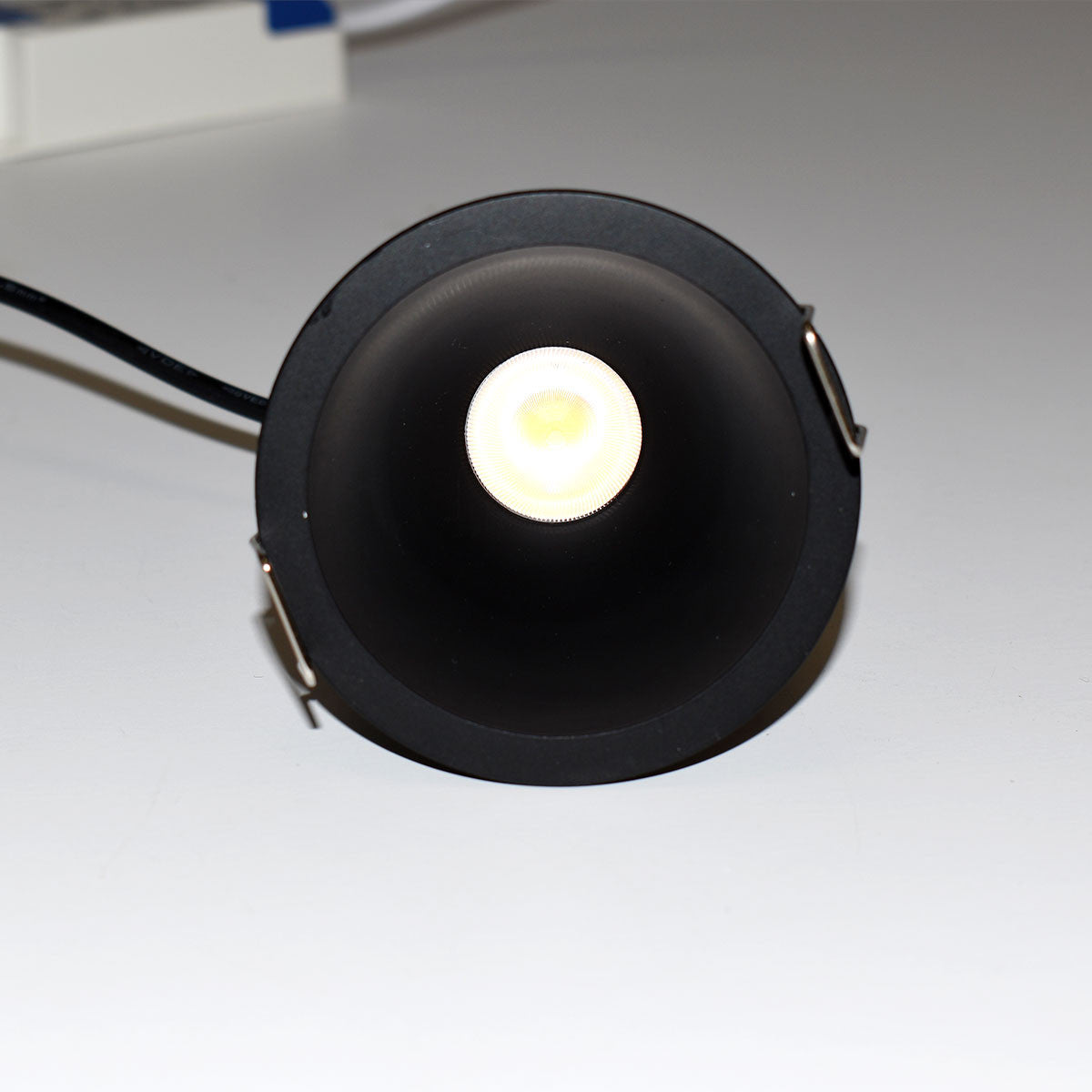 Foco LED empotrable 6W "KOPPA"- Óptica 24º - Corte Ø 65mm - Bajo UGR