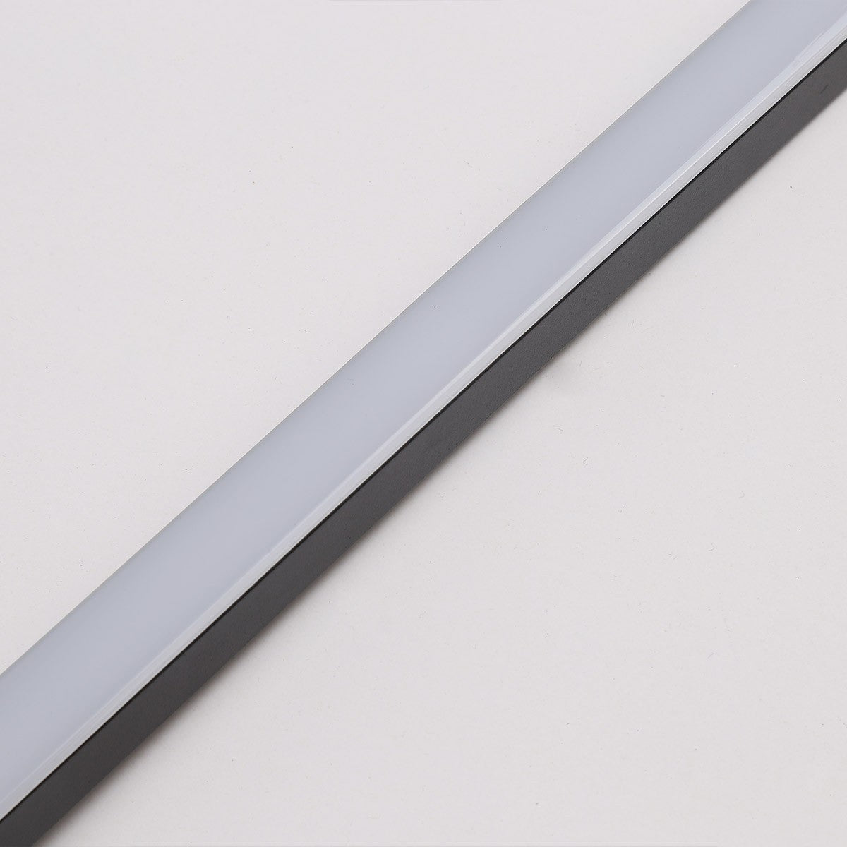 Aplique de pared minimalista lineal "MARKEL" 10W - Blanco Cálido