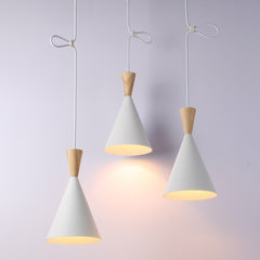 Lámpara colgante triple de metal y madera "Lima"