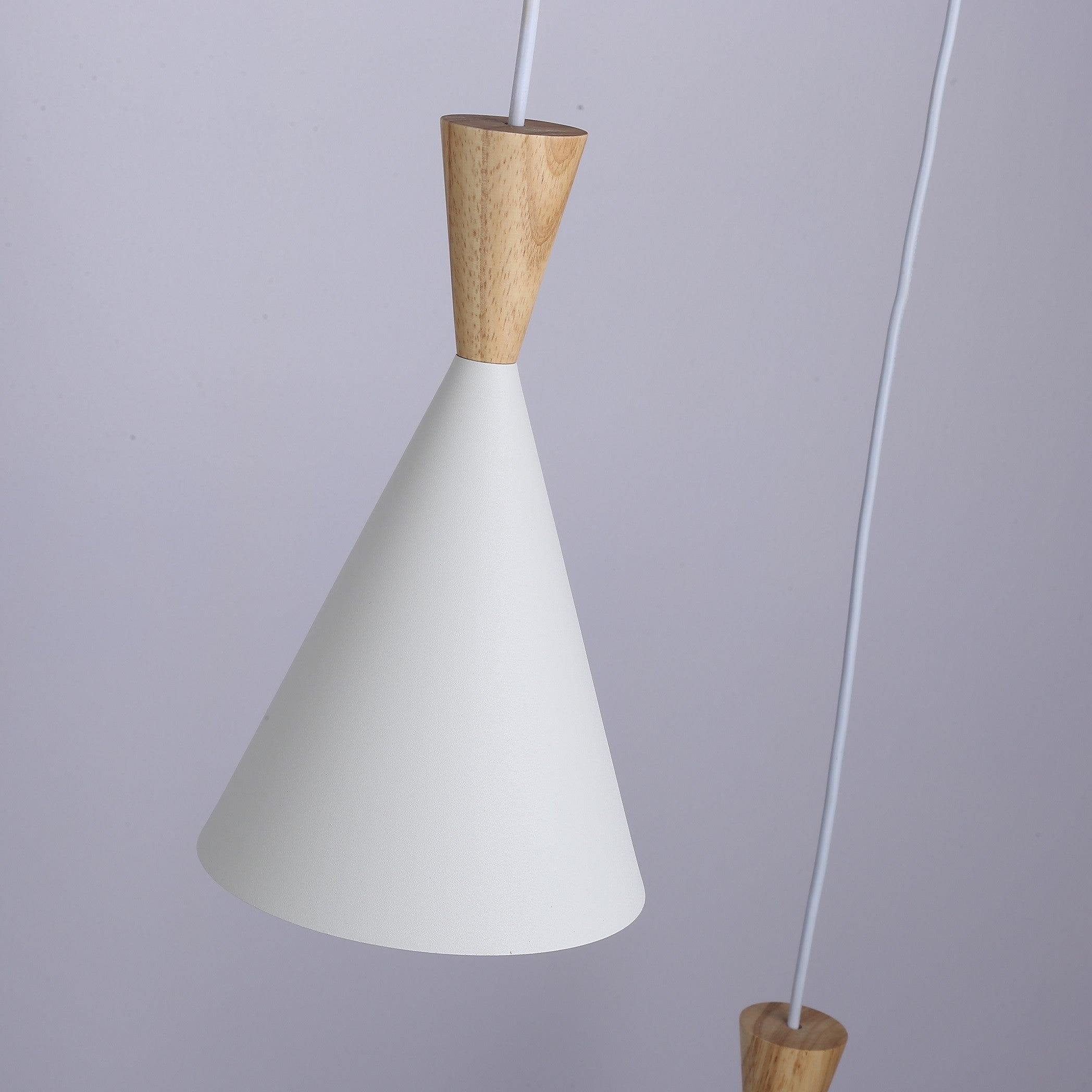 Lámpara colgante triple de metal y madera "Lima"