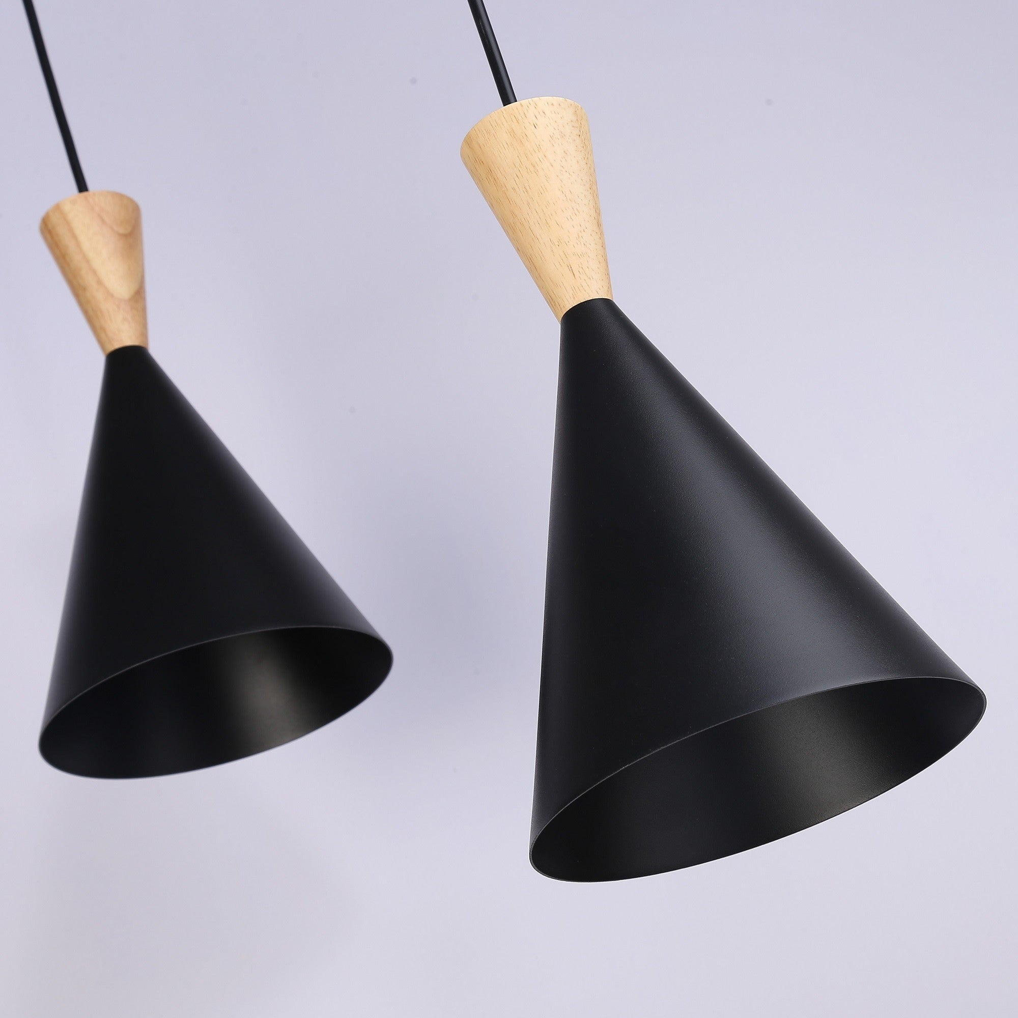 Lámpara colgante triple de metal y madera "Lima"