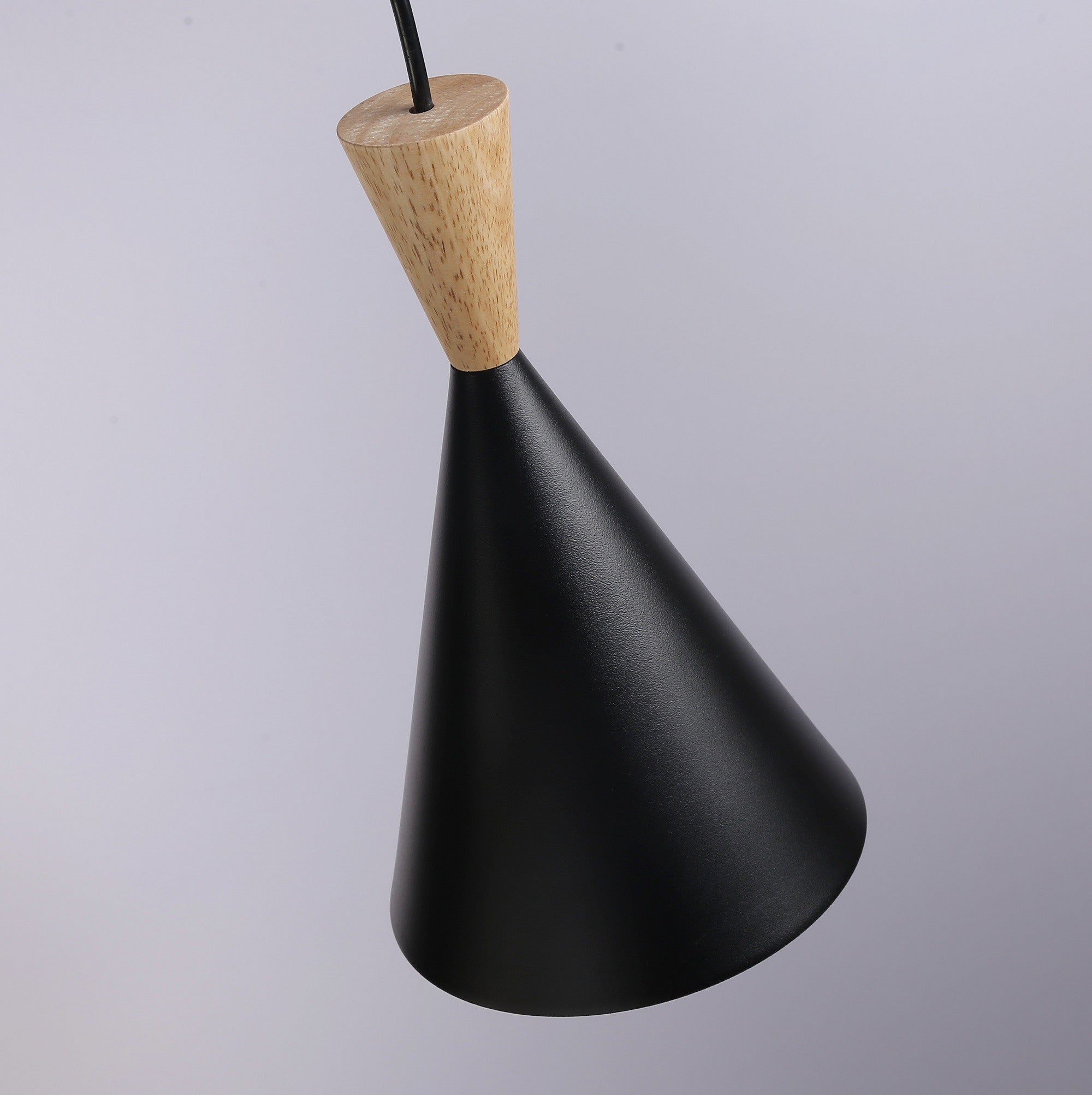 Lámpara colgante triple de metal y madera "Lima"