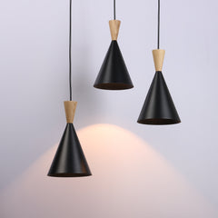 Lámpara colgante triple de metal y madera "Lima"