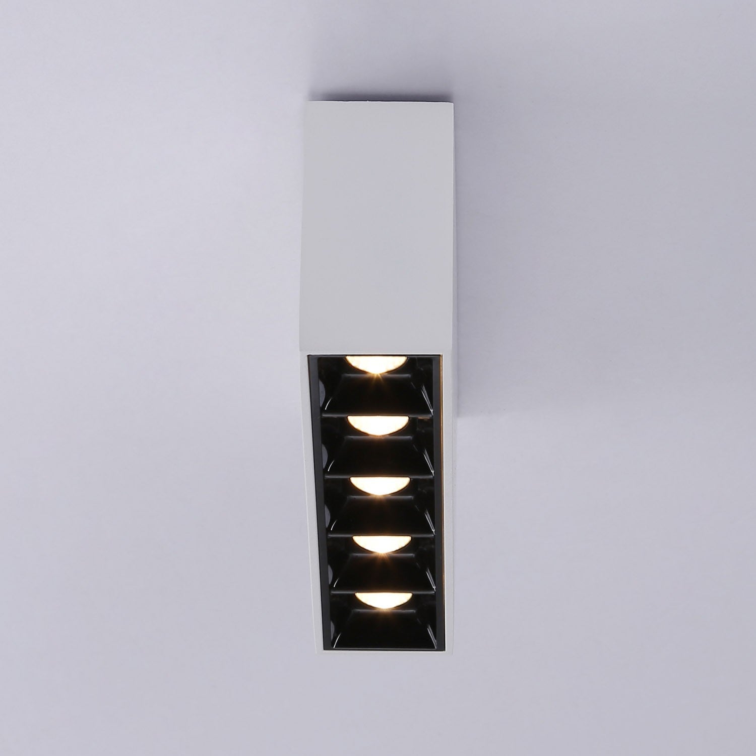 Foco lineal LED superficie - 10W - UGR18 - CRI90 - Chip OSRAM