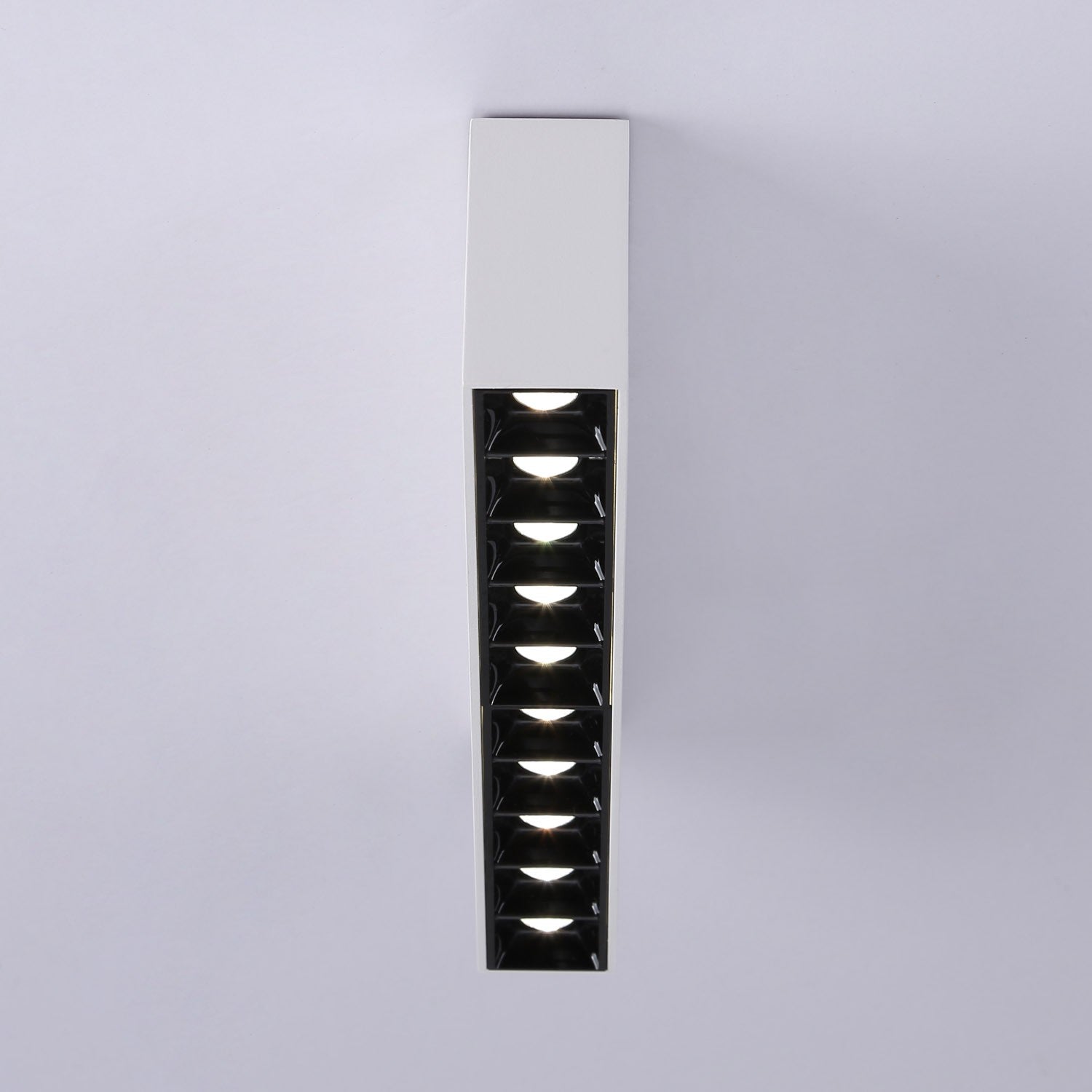 Foco lineal LED superficie color blanco - 20W - UGR18 - CRI90 - Chip OSRAM