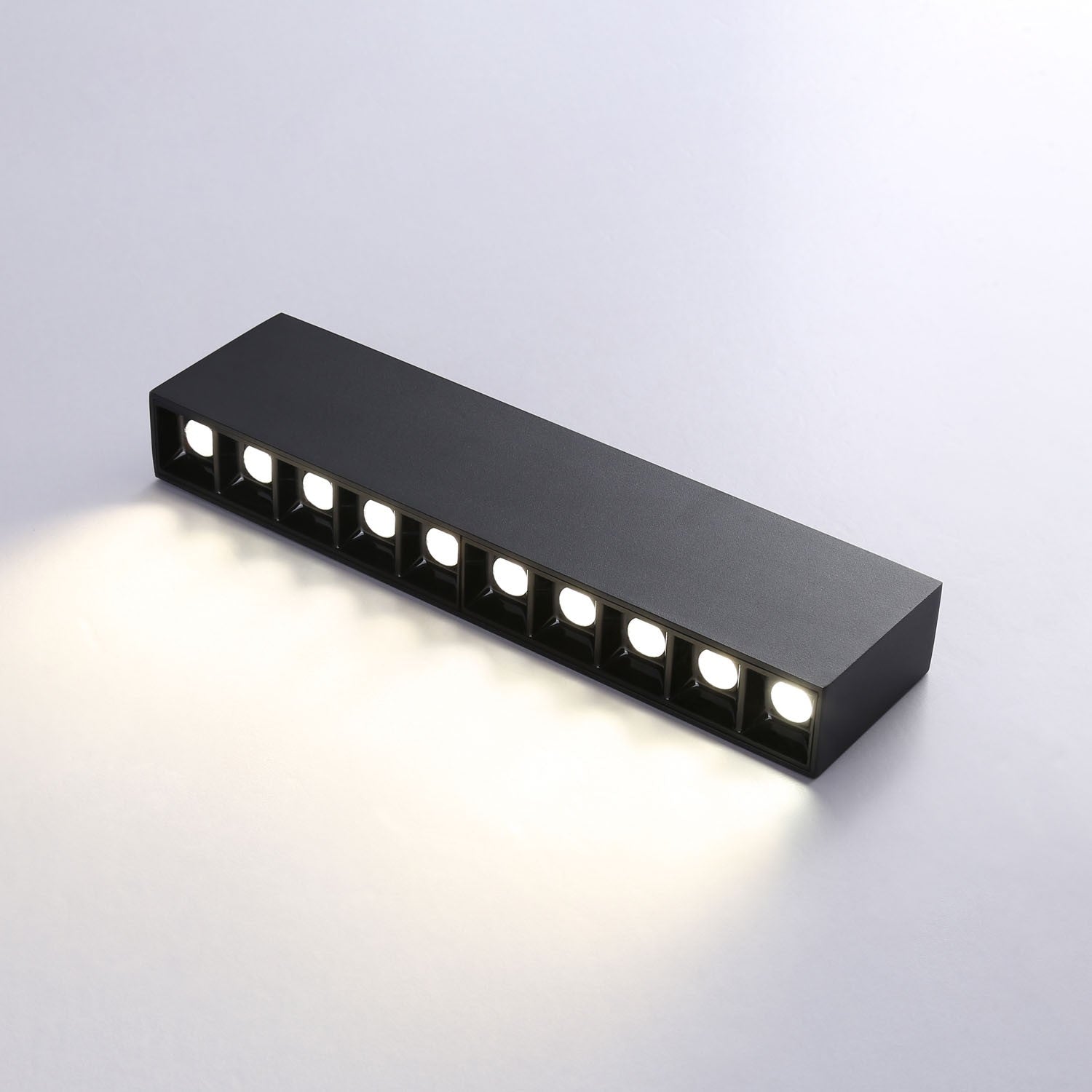 Foco lineal LED superficie color blanco - 20W - UGR18 - CRI90 - Chip OSRAM