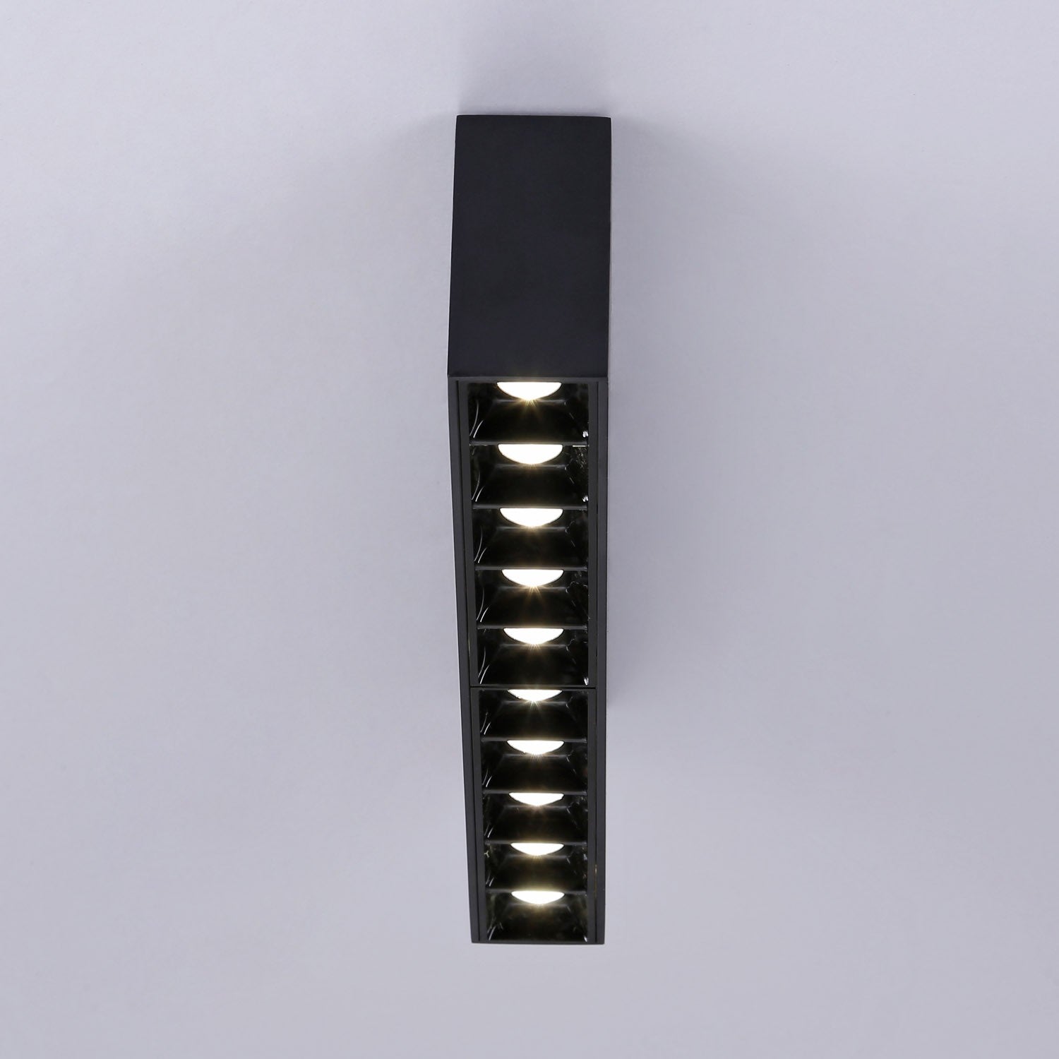 Foco lineal LED superficie color blanco - 20W - UGR18 - CRI90 - Chip OSRAM