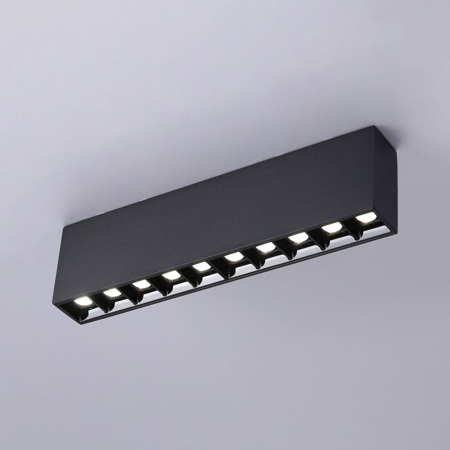 Foco lineal LED superficie color blanco - 20W - UGR18 - CRI90 - Chip OSRAM