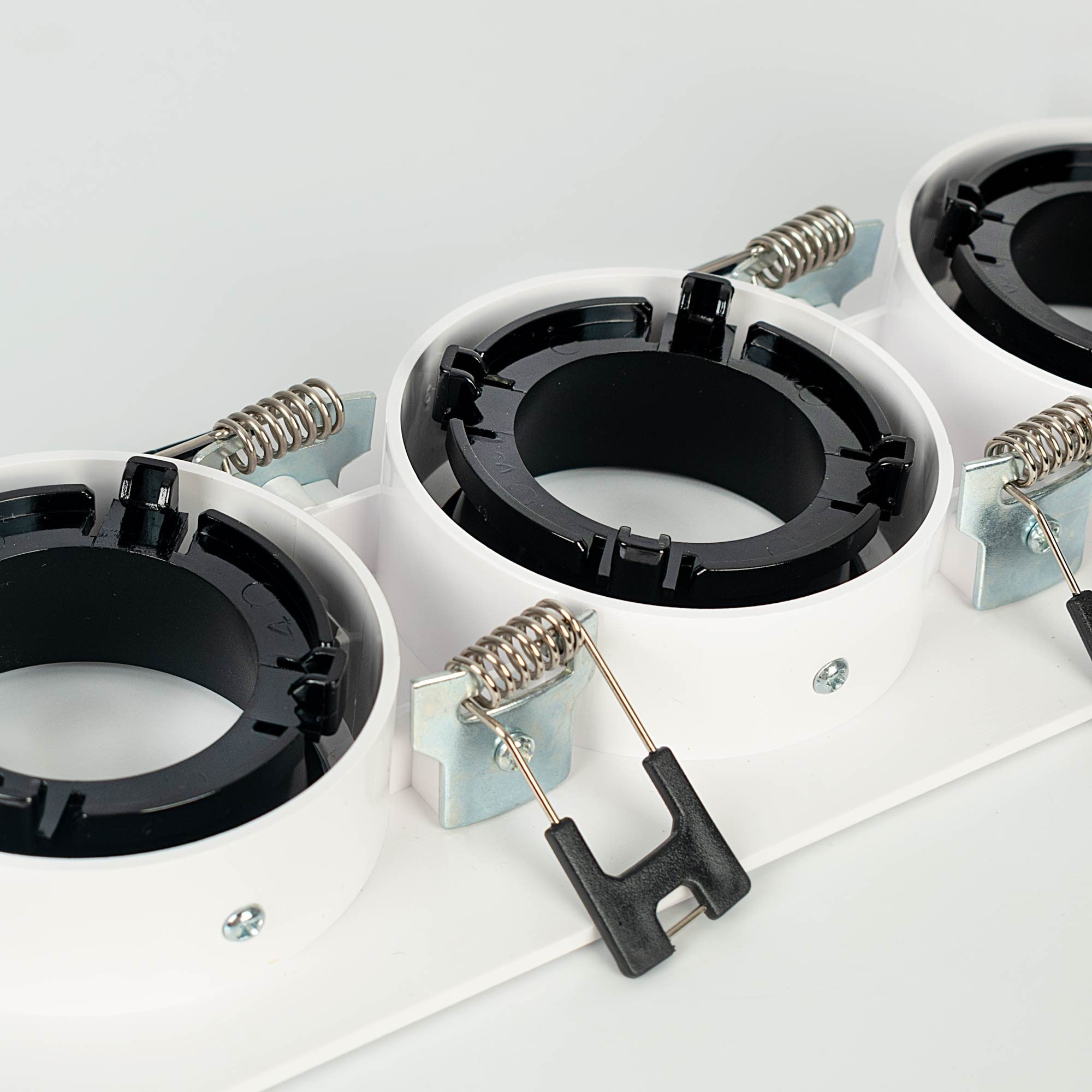 Aro downlight cuadrado basculante triple GU10 / MR16 - Bajo UGR - Corte 75 x 235mm