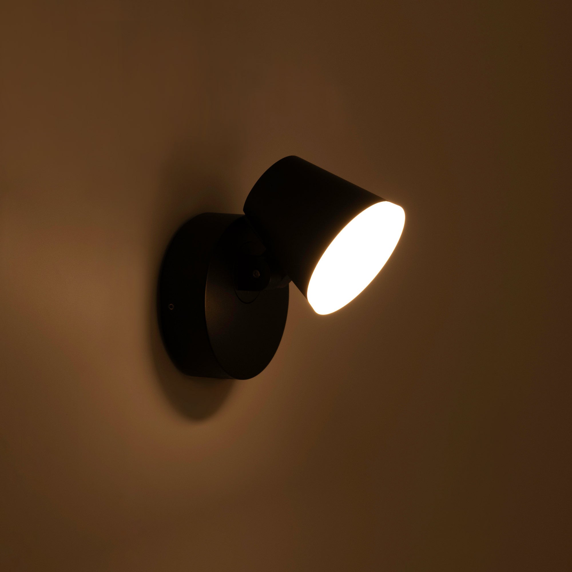Aplique de pared exterior orientable "Stan" - 12,5W - 3000K - IP54