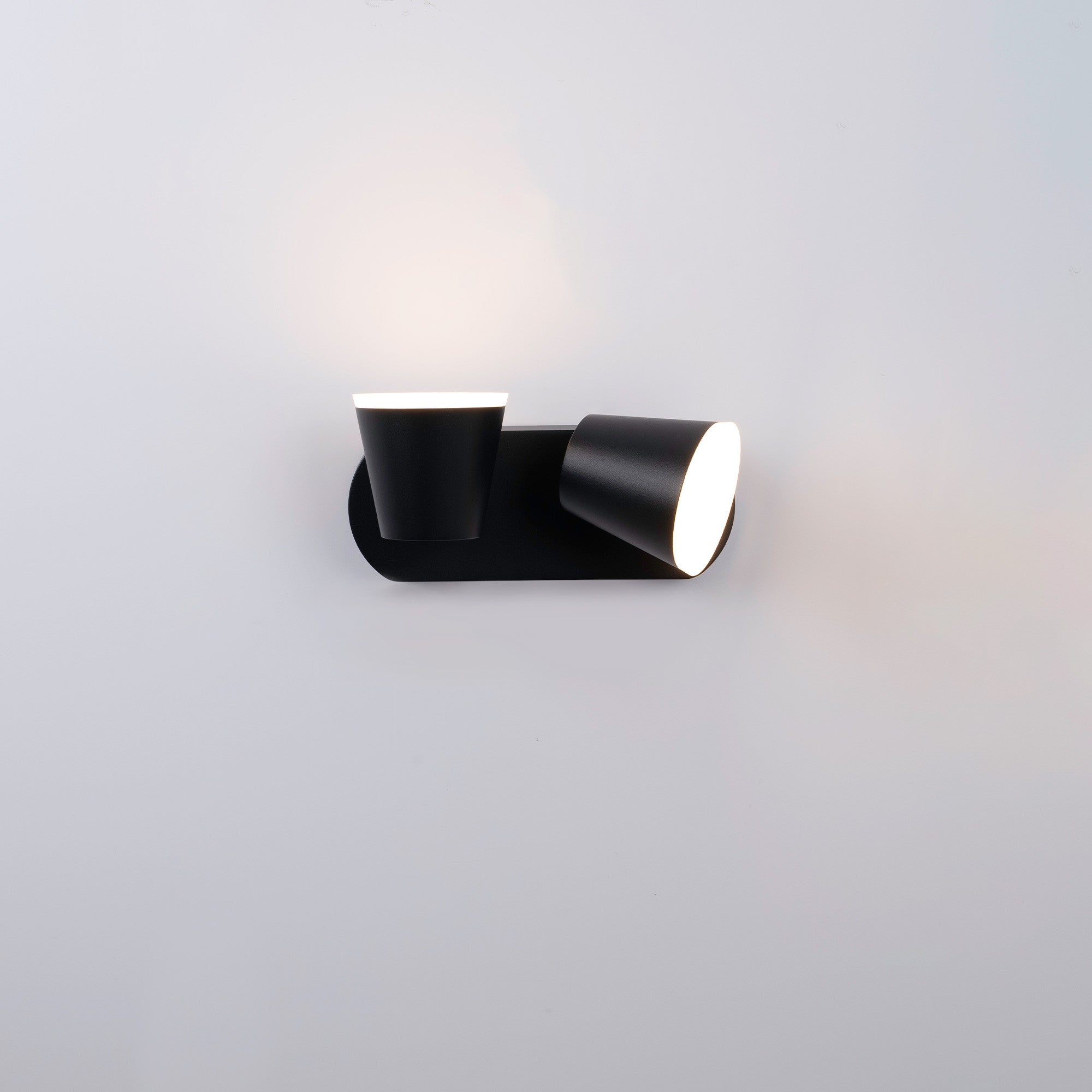 Aplique de pared exterior doble "Tura" - 20,5W - Orientable - 3000K - IP54