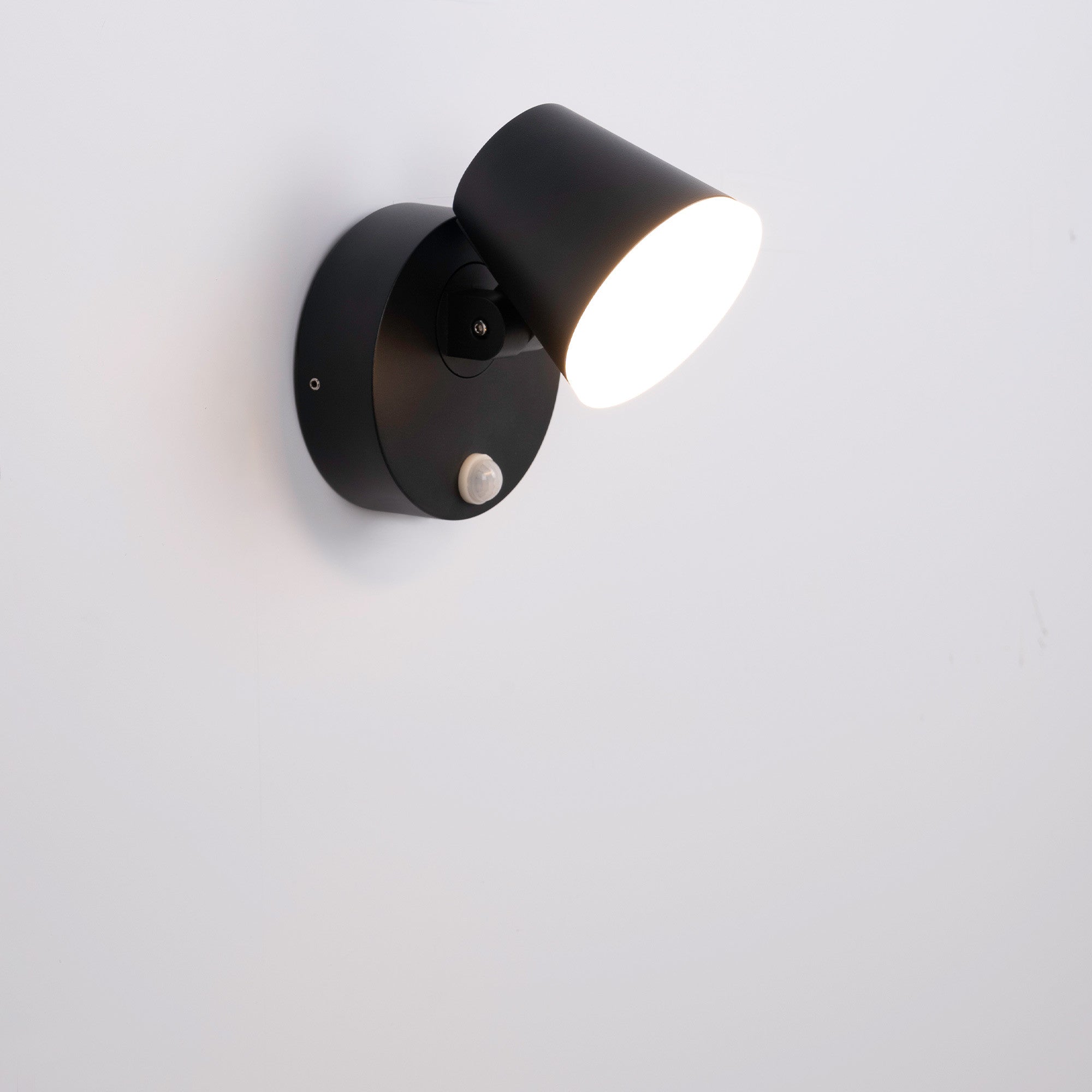 Aplique de pared exterior con sensor PIR  "Stan" - 12,5W - Orientable - 3000K - IP54