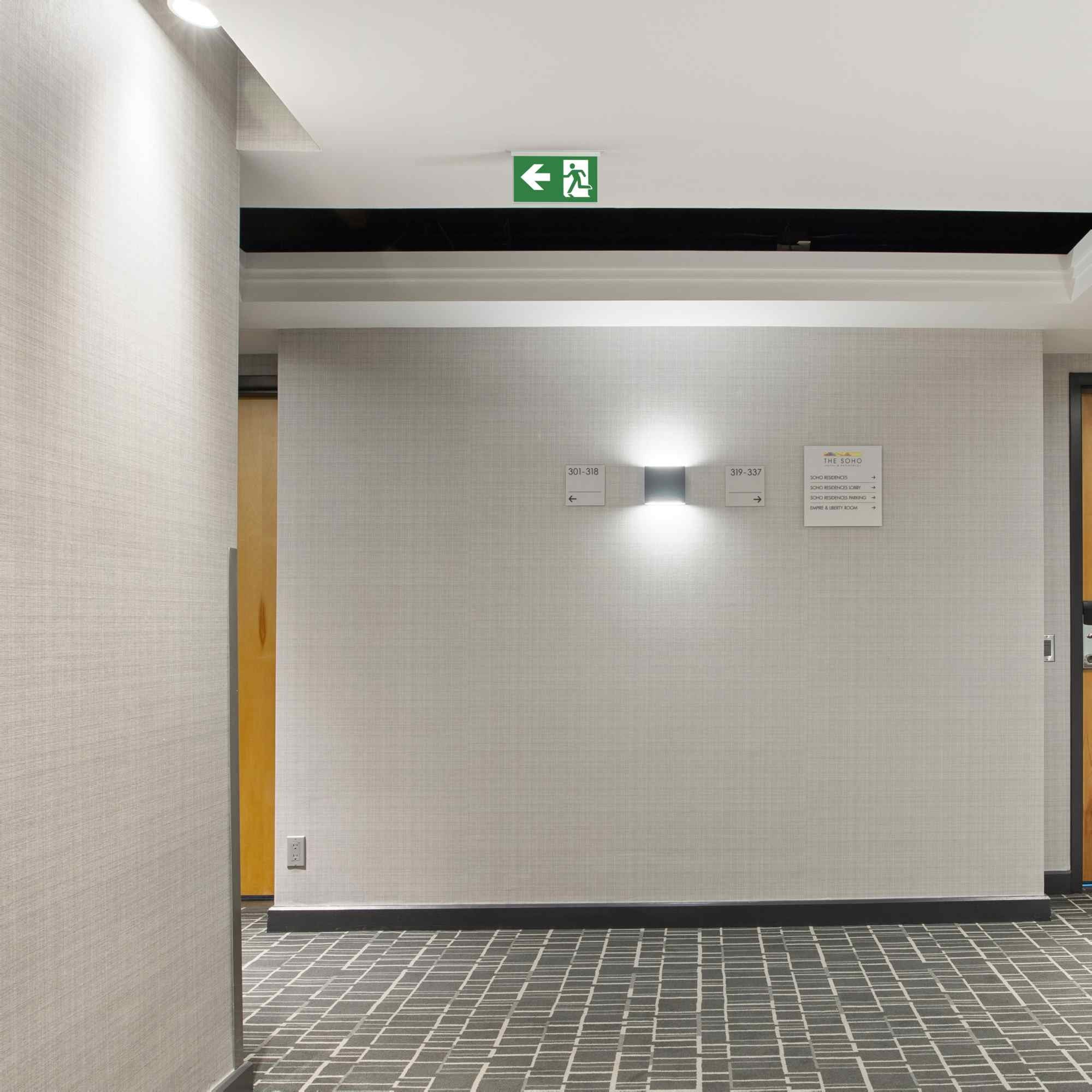Luz de emergencia permanente con pictograma "Salida lateral" - Empotrable