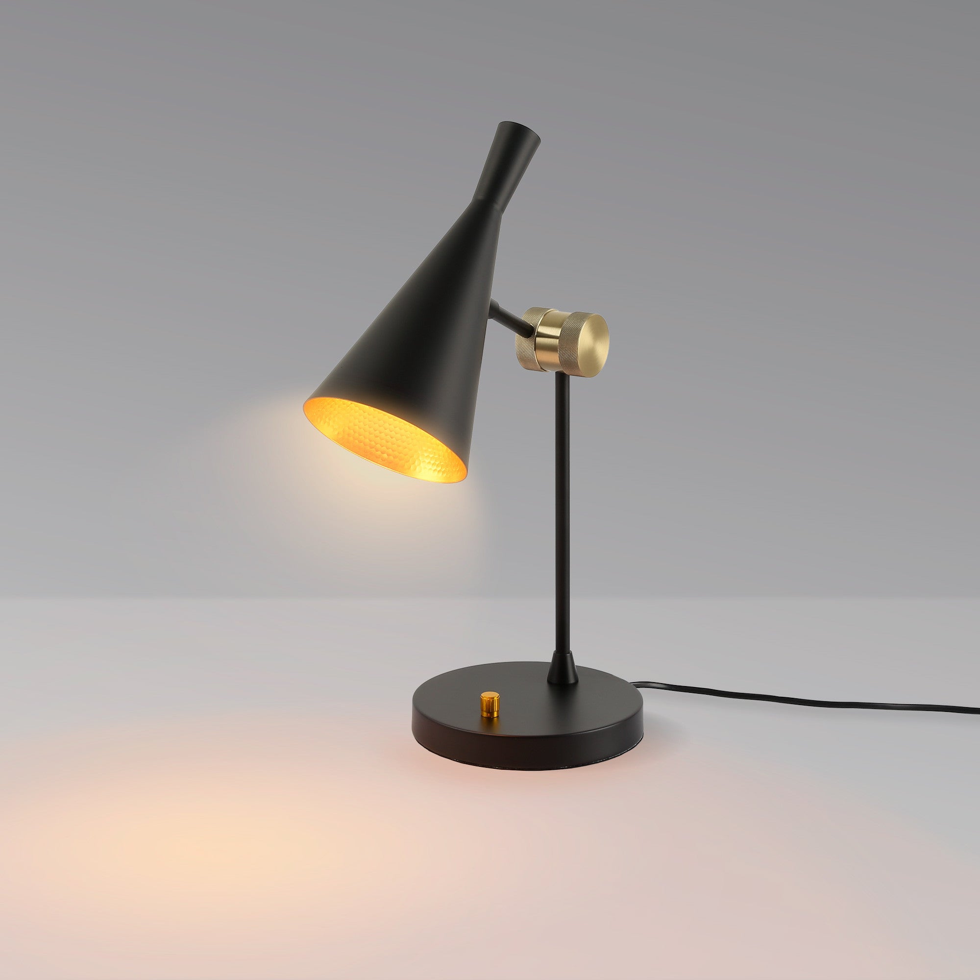 Lámpara de mesa de diseño "Nordi"