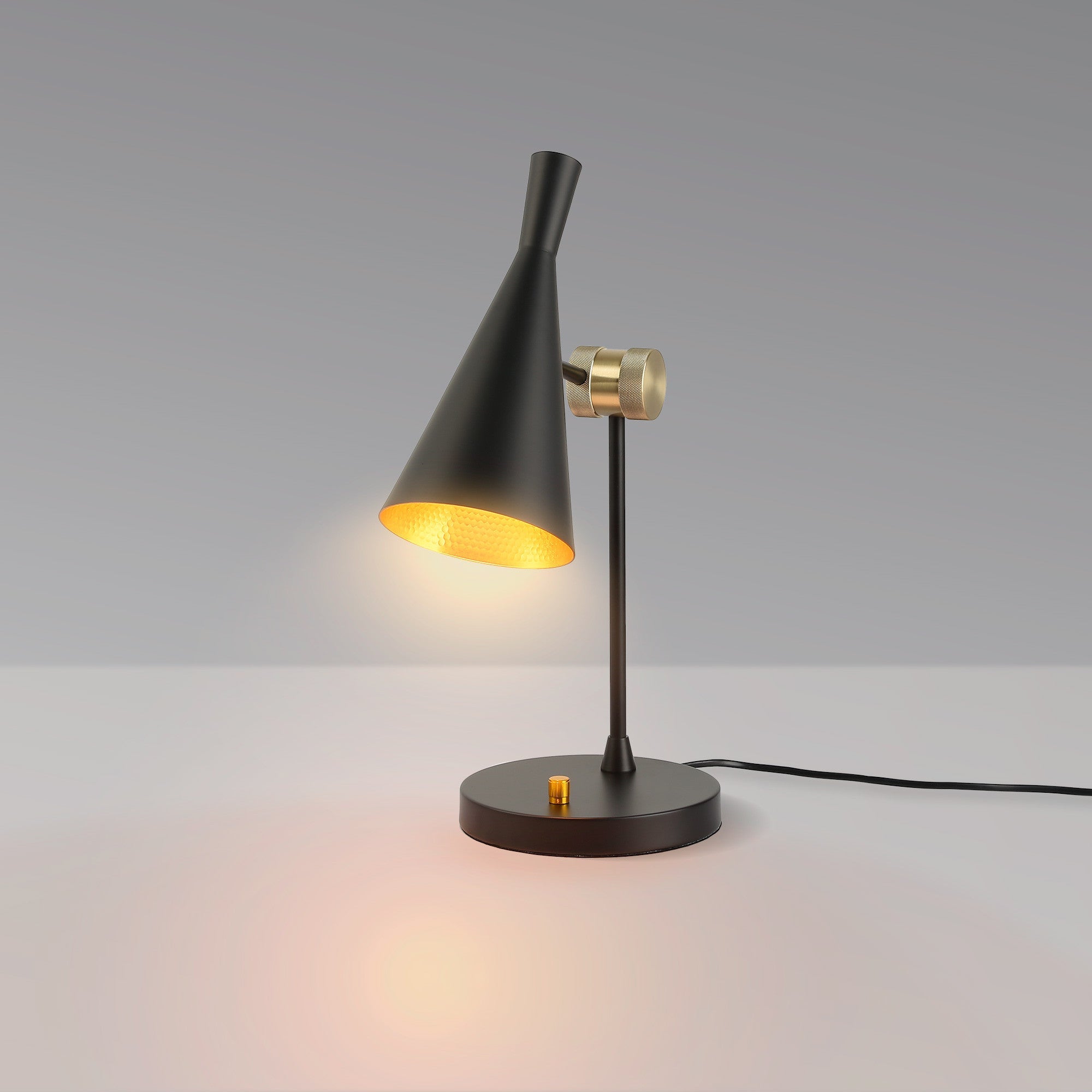 Lámpara de mesa de diseño "Nordi"