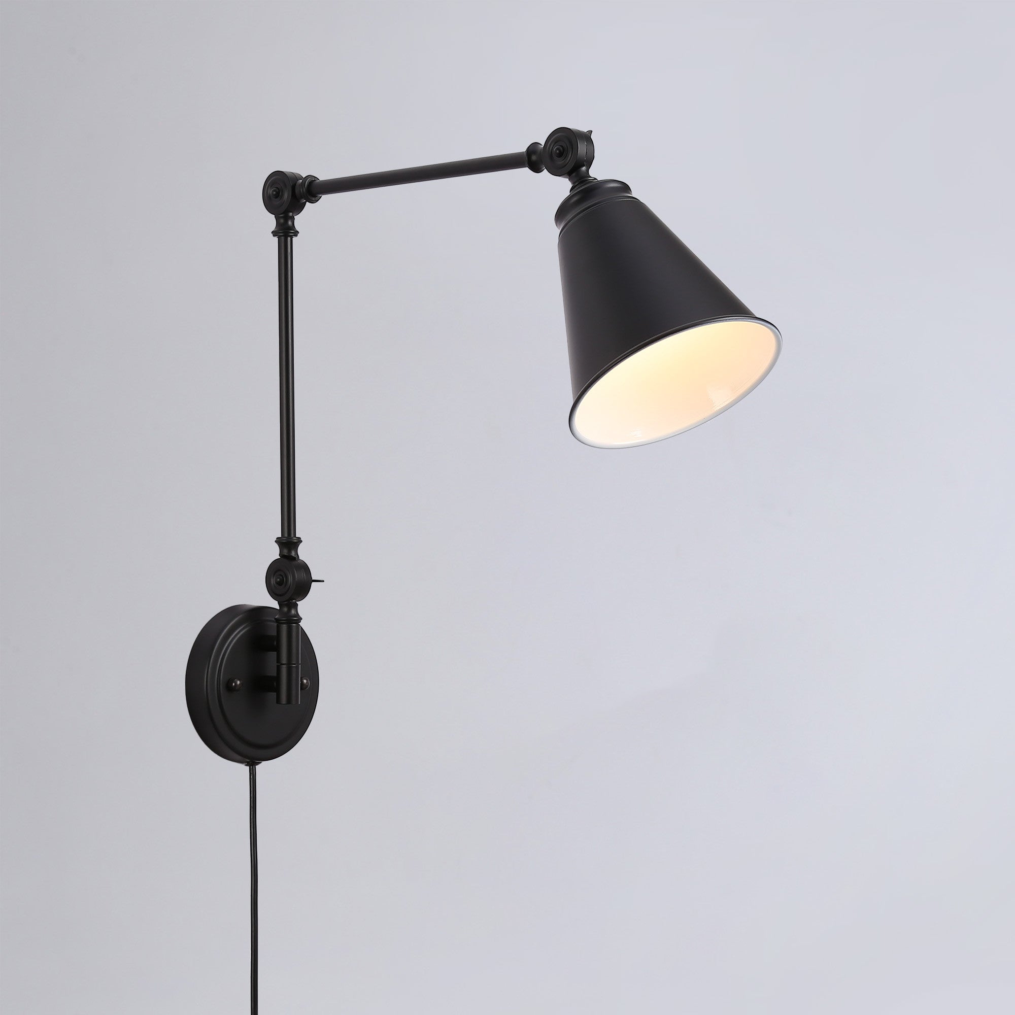 Aplique de pared vintage orientable con cable y enchufe "Tika"