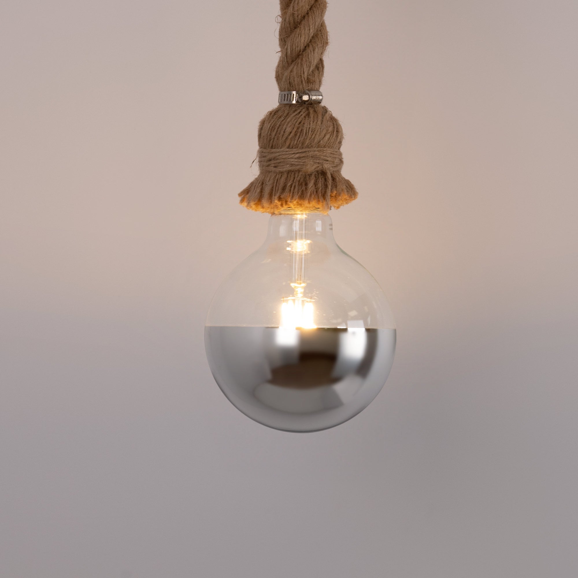 Bombilla decorativa espejada plateada E27 G125 - 6W - 3000K
