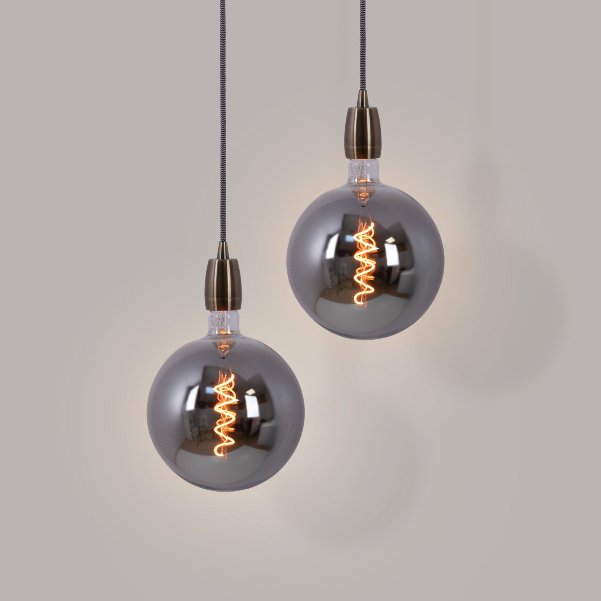 Bombilla decorativa globo filamento con tinte ahumado "Smoky" E27 G200 - Regulable - 4W - 1800K