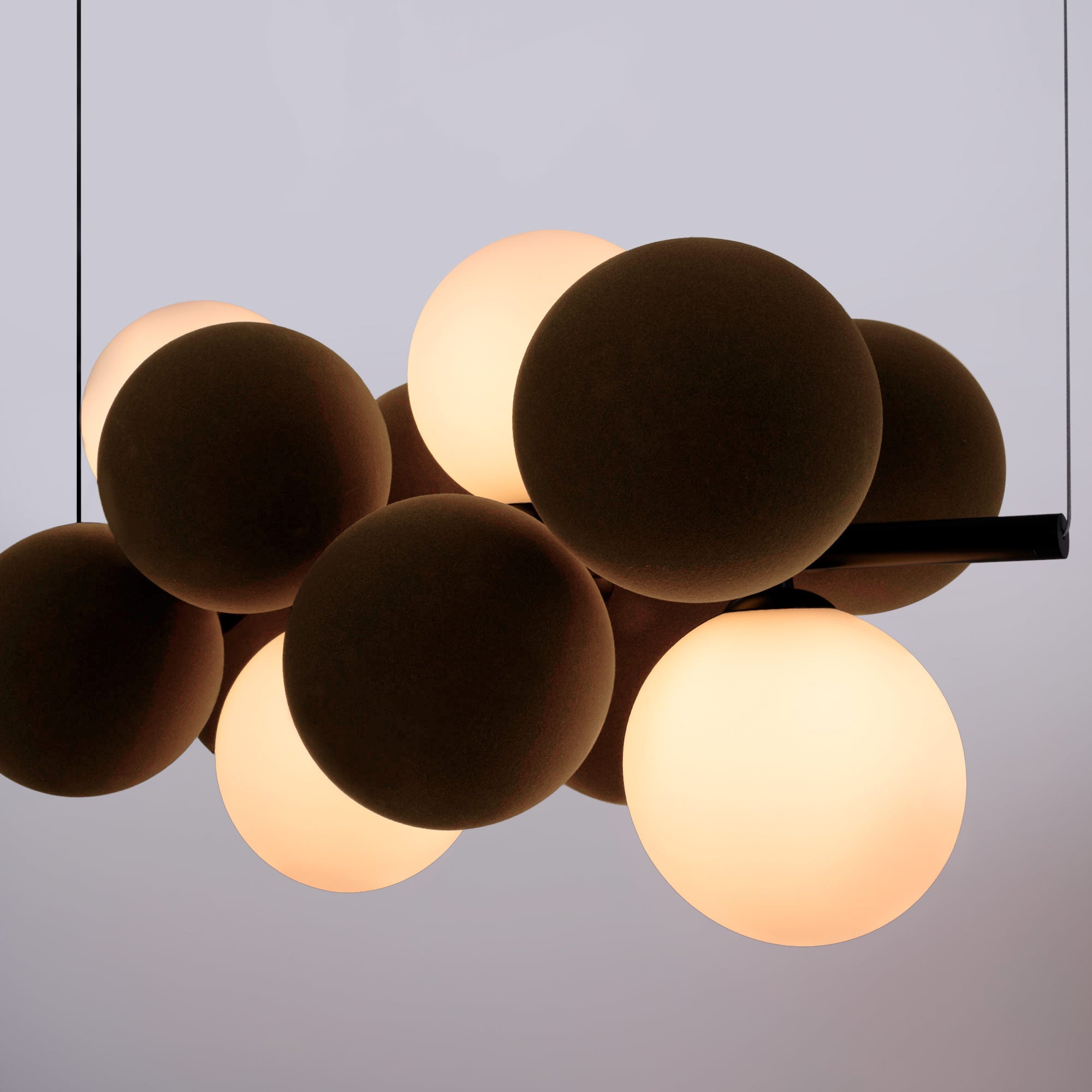 Lámpara acústica colgante horizontal "DRAC" - 4 esferas luminosas y 8 esferas absorbentes