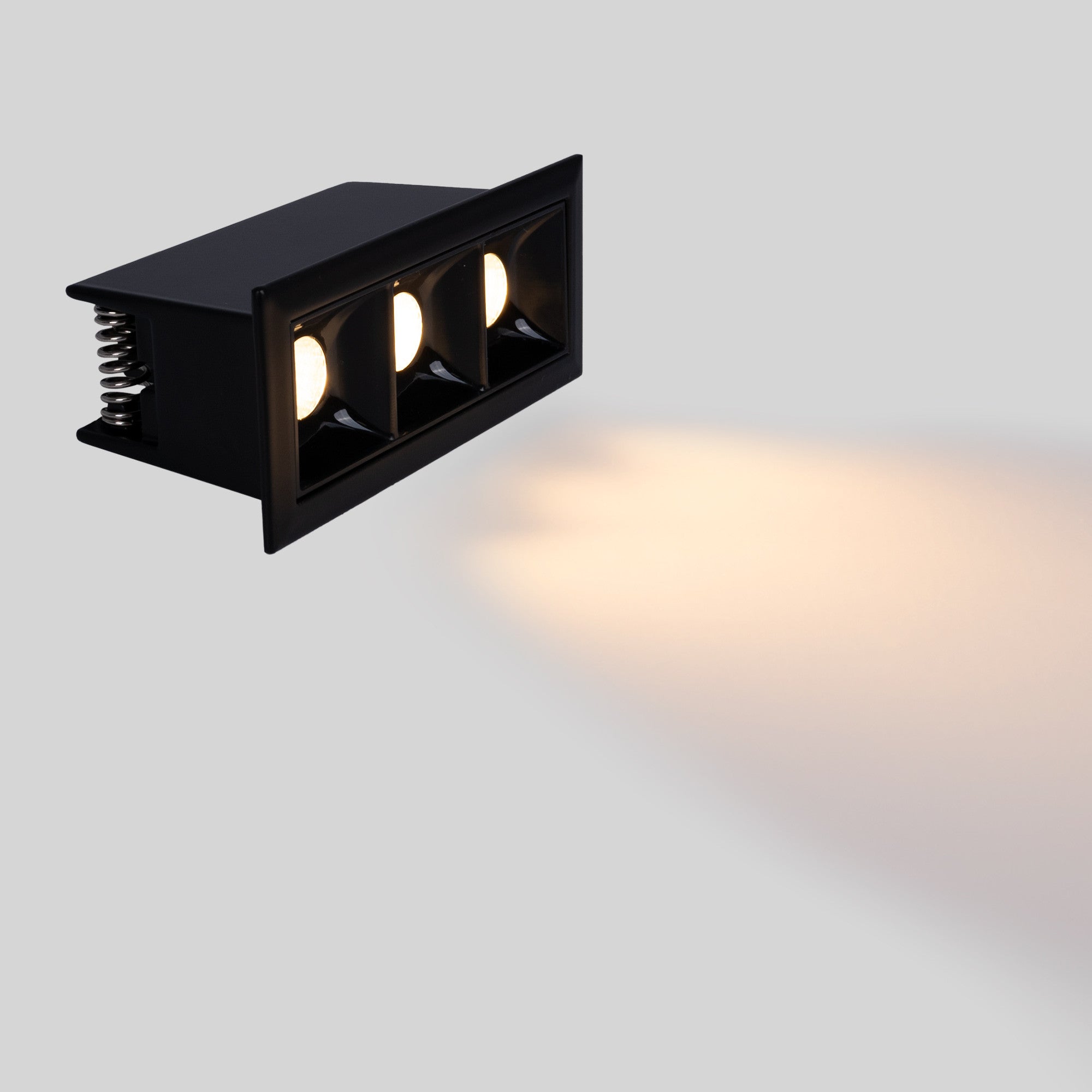 Foco lineal LED empotrable triple 6W - UGR18 - CRI90 - Chip OSRAM