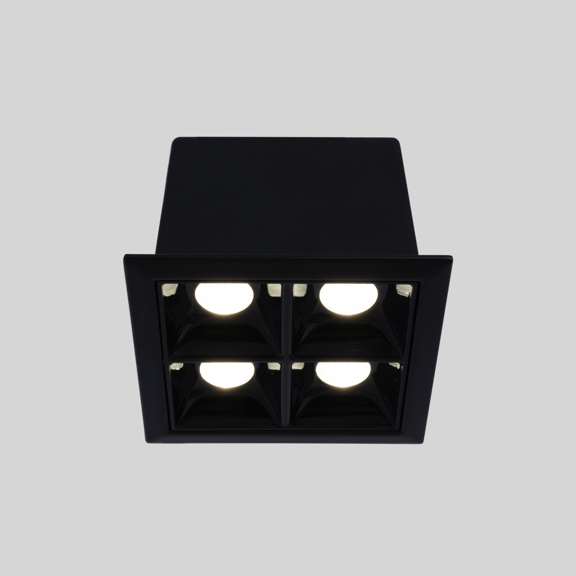 Downlight LED cuadrado empotrable 8W - 4 Focos - UGR18 - CRI90 - Chip OSRAM
