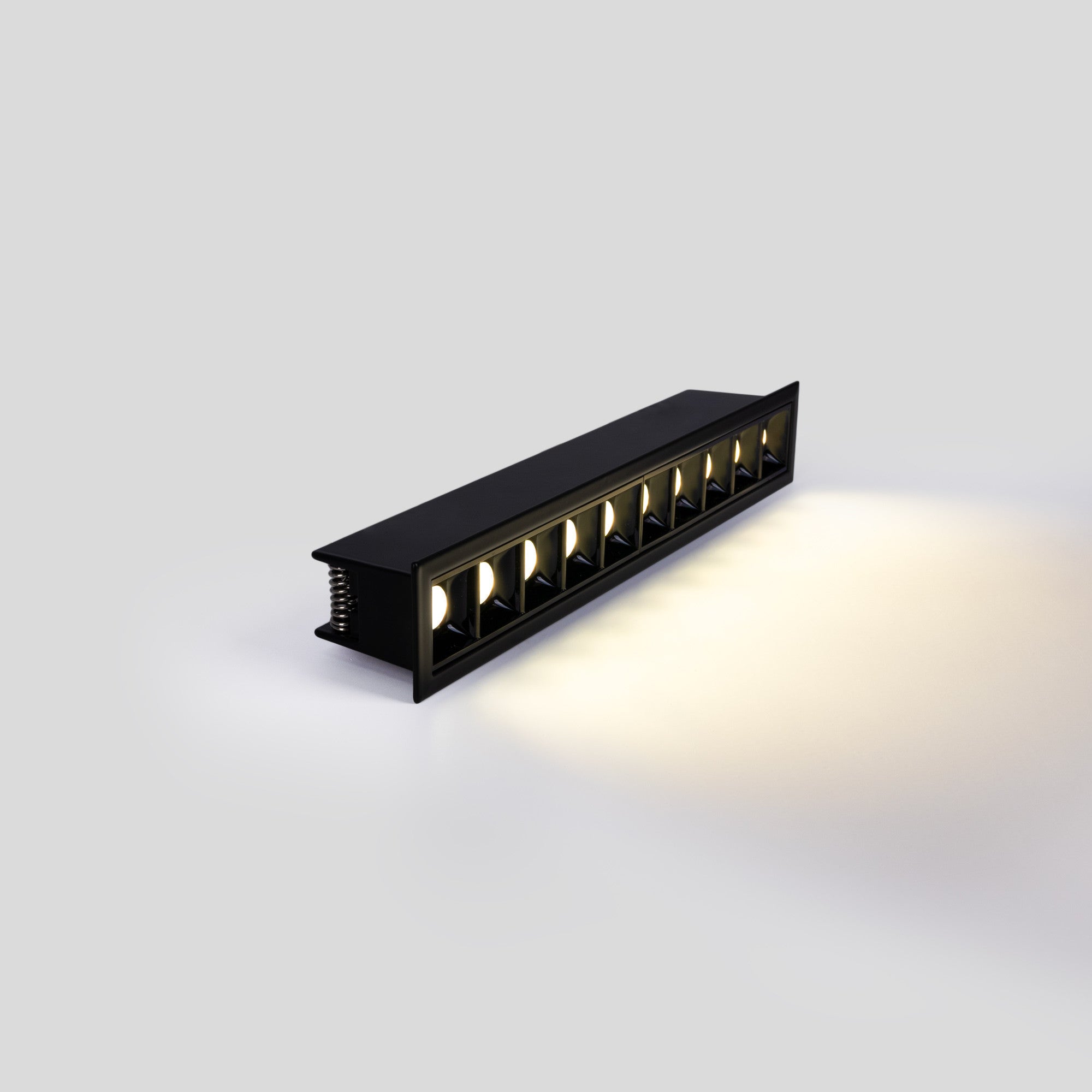 Foco lineal LED empotrable 20W - UGR18 - CRI90 - Chip OSRAM