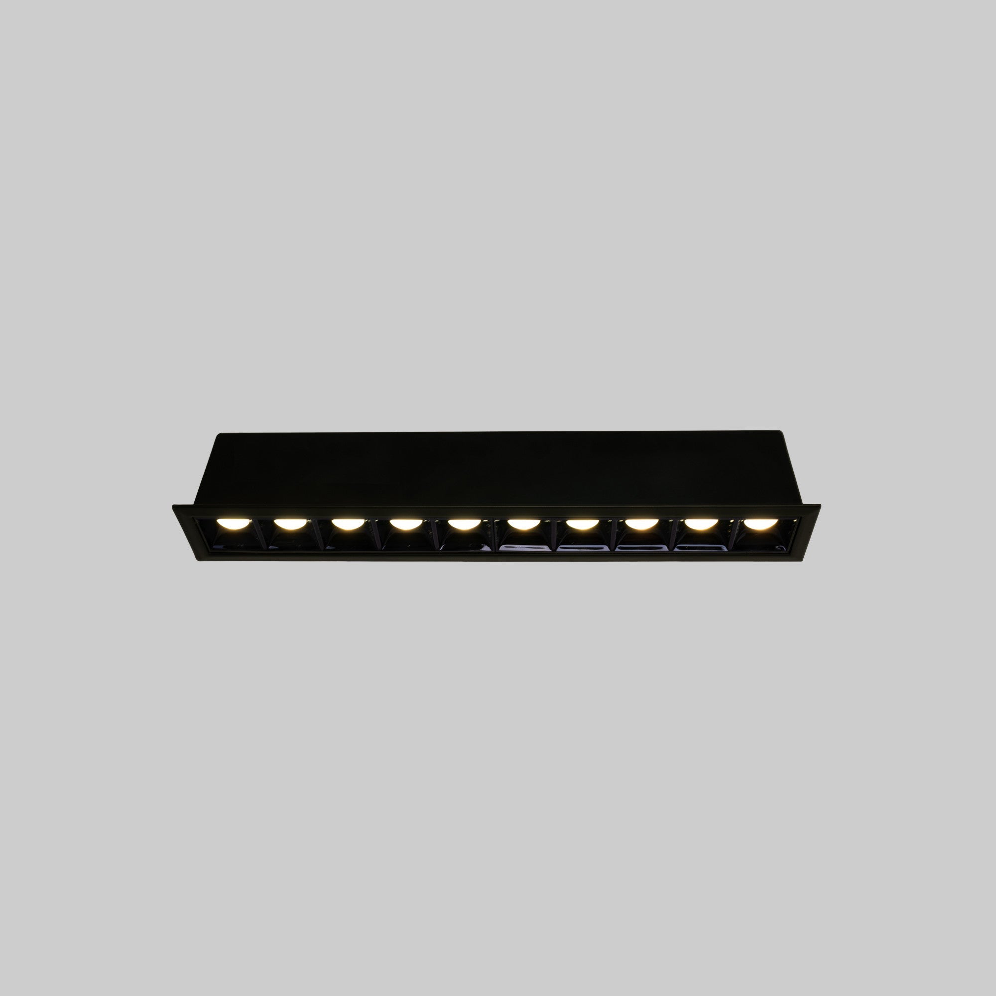 Foco lineal LED empotrable 20W - UGR18 - CRI90 - Chip OSRAM