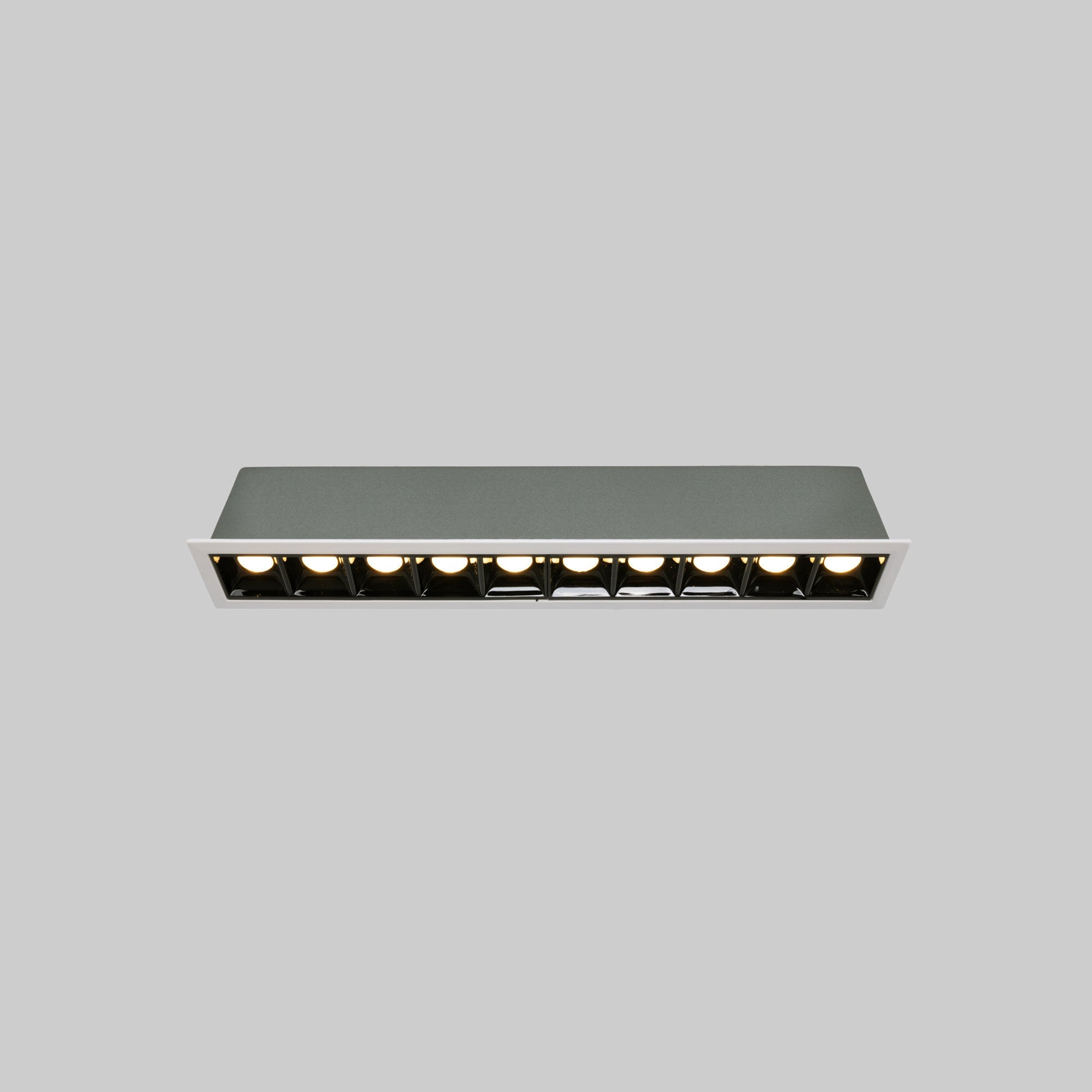 Foco lineal LED empotrable 20W - UGR18 - CRI90 - Chip OSRAM