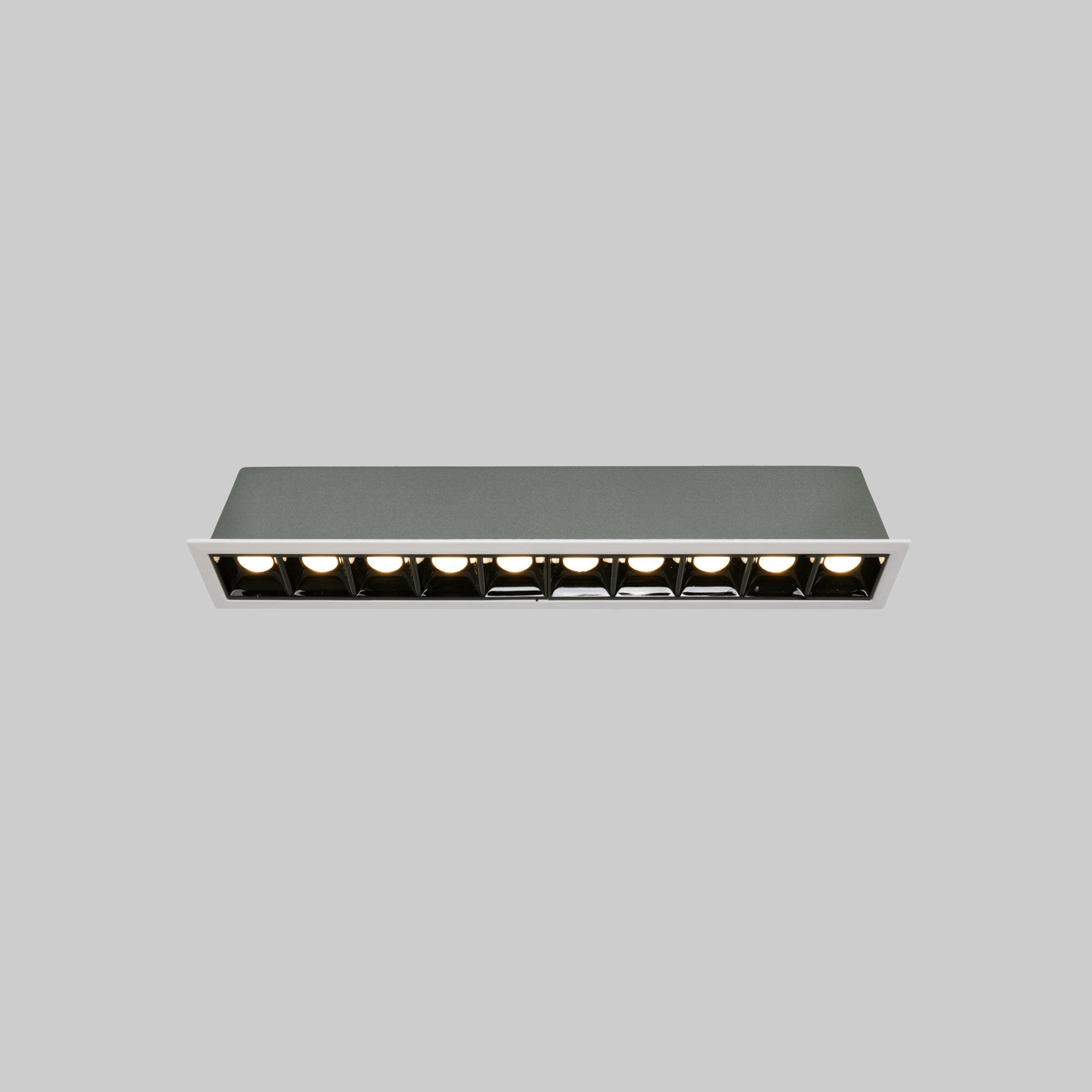 Foco lineal LED empotrable 20W - UGR18 - CRI90 - Chip OSRAM