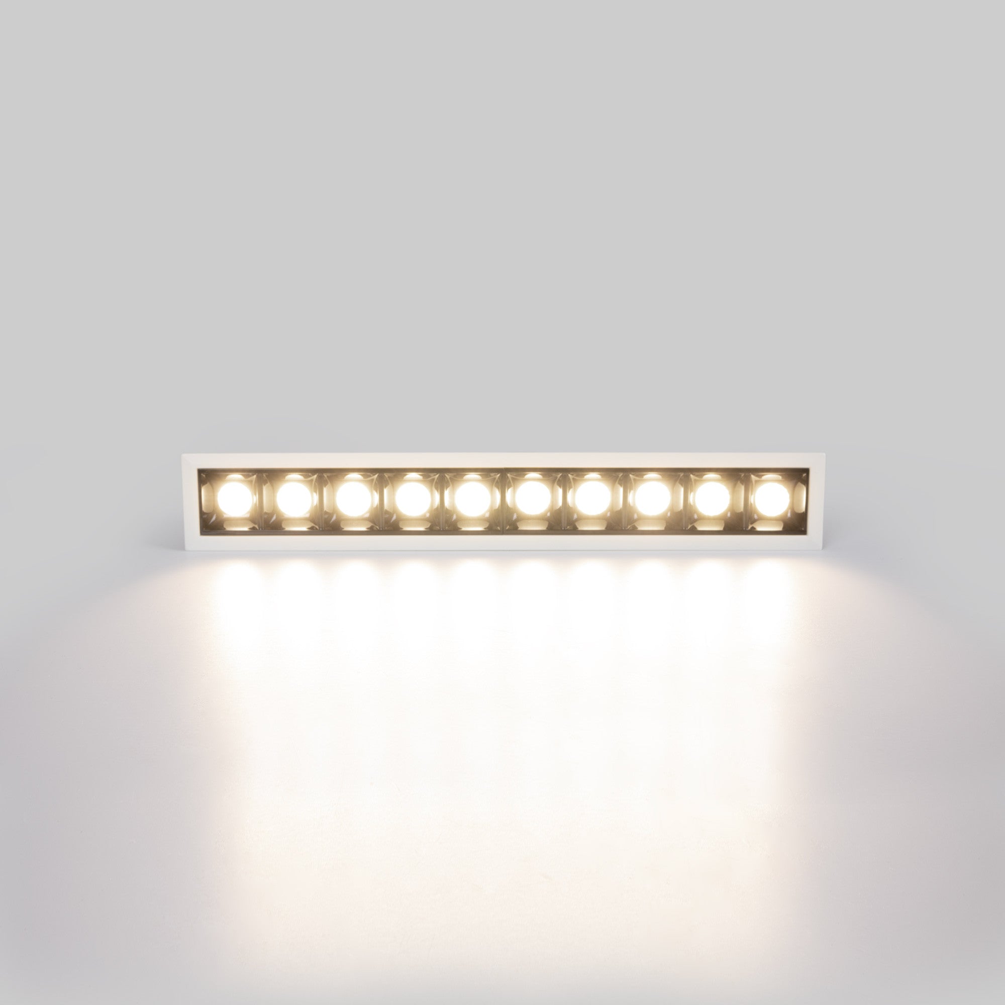 Foco lineal LED empotrable 20W - UGR18 - CRI90 - Chip OSRAM
